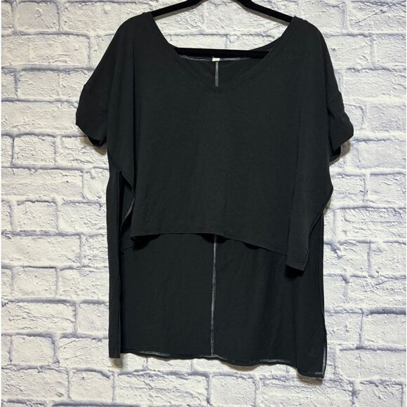 Lululemon My Mantra Short Sleeve
Black - Picture 2 of 16